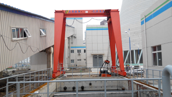 工廠電動葫蘆門式抓斗起重機