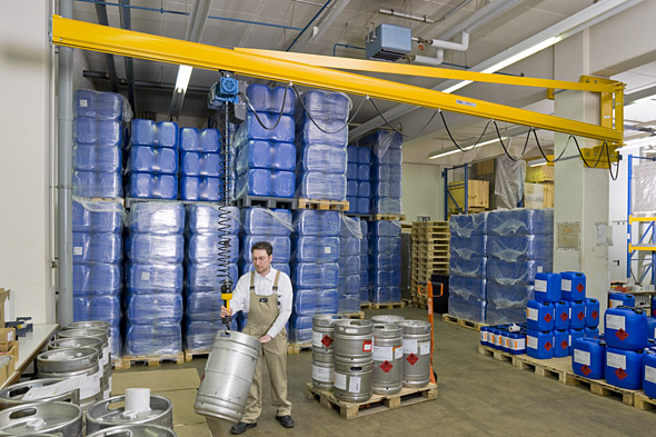 倉庫懸臂吊起重機安裝